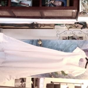 NWT Mon Cheri absolutely gorgeous modest wedding gown